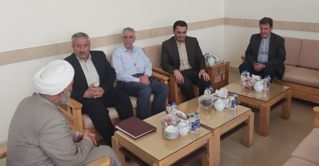 تلاش اعضای هیئت مدیره کانون بازنشستگان تبریز در مجلس برای حل مشکلات بازنشستگان