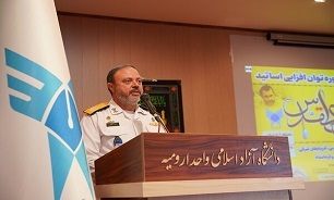 اساتید دانشگاه به نقشه راه دشمنان مسلط باشند