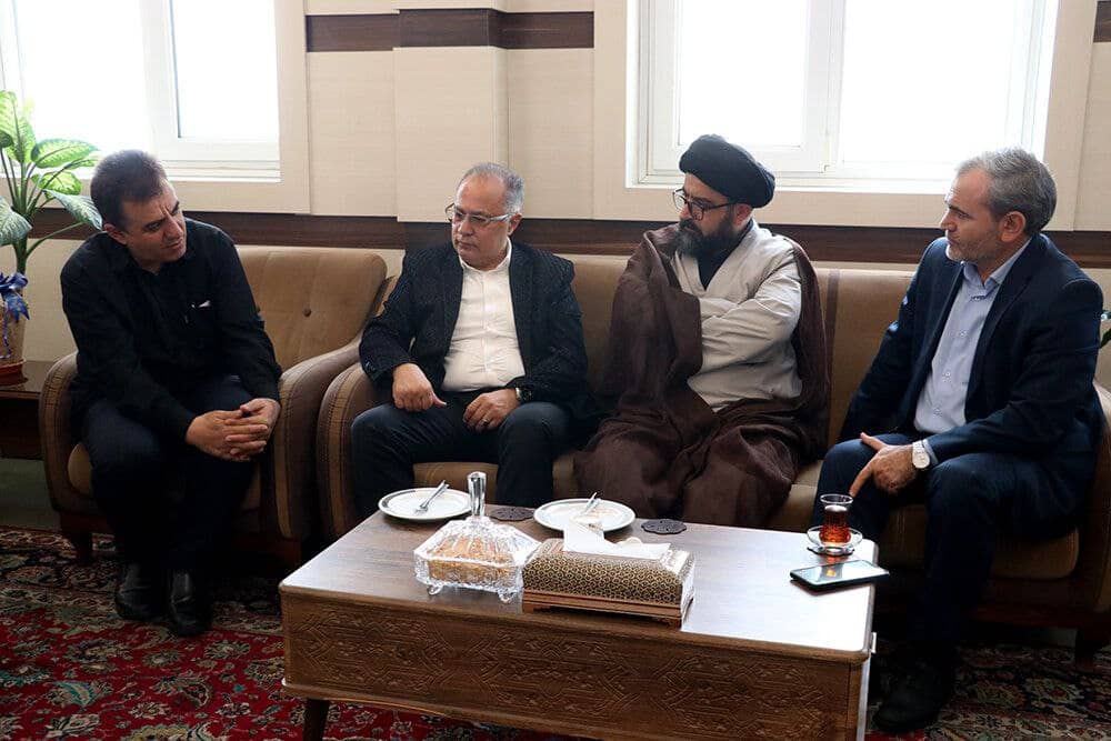 محوطه مدارس، پارکینگ می‌شود