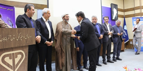 تجلیل از کارمندان نمونه اداره کل دامپزشکی آذربایجان شرقی