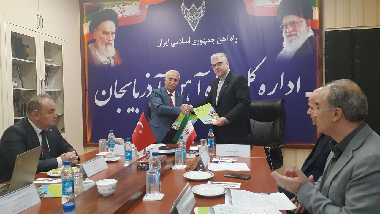 امضای تفاهم‌نامه افزایش حجم مبادلات ریلی کالا تا یک میلیون تن بین ایران و ترکیه