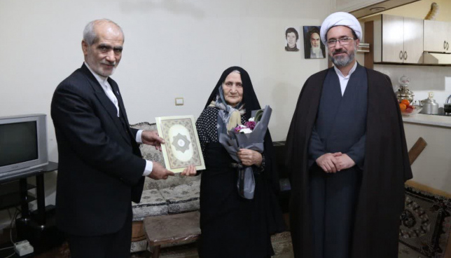 دیدار رئیس دانشگاه تبریز با خانواده شهدا