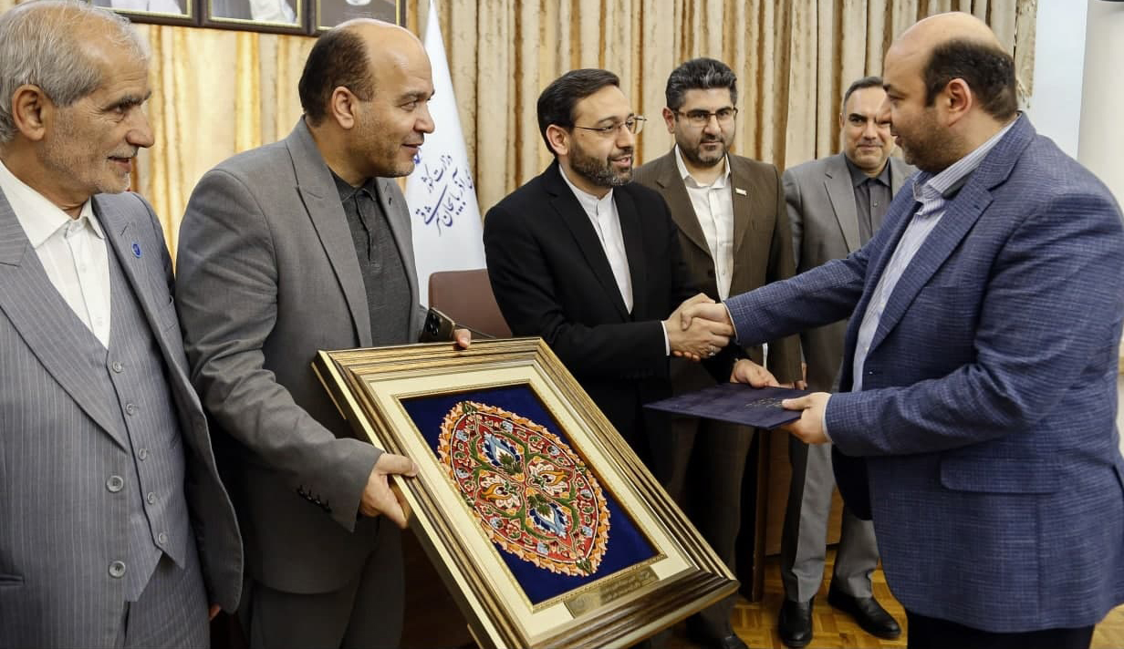تامین زیرساخت برای واحدهای نیمه صنعتی شهرک های فناور پارک علم و فناوری آذربایجان شرقی