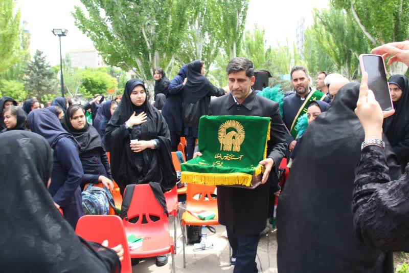 جشن روز دختر متفاوت دانش‌آموزان تبریزی در همایش نسیم کرامت