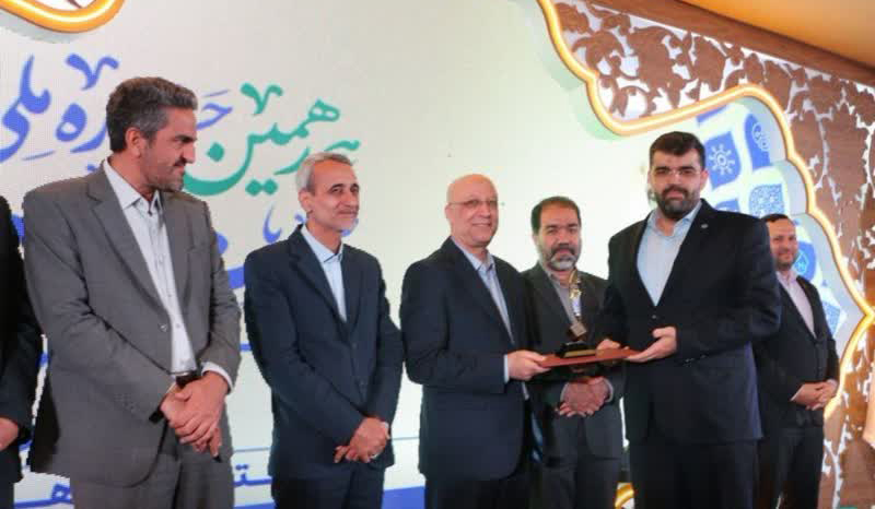 تندیس زرین جشنواره ملی فن آفرینی شیخ بهایی در دستان شرکت بسپار شیمی سپیدان