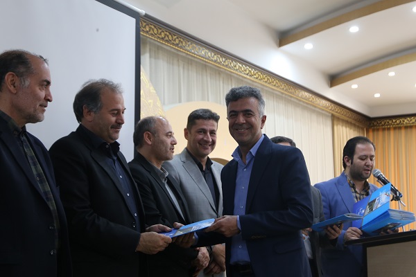 کارگران نمونه شرکت آب و فاضلاب آذربایجان شرقی تجلیل شدند