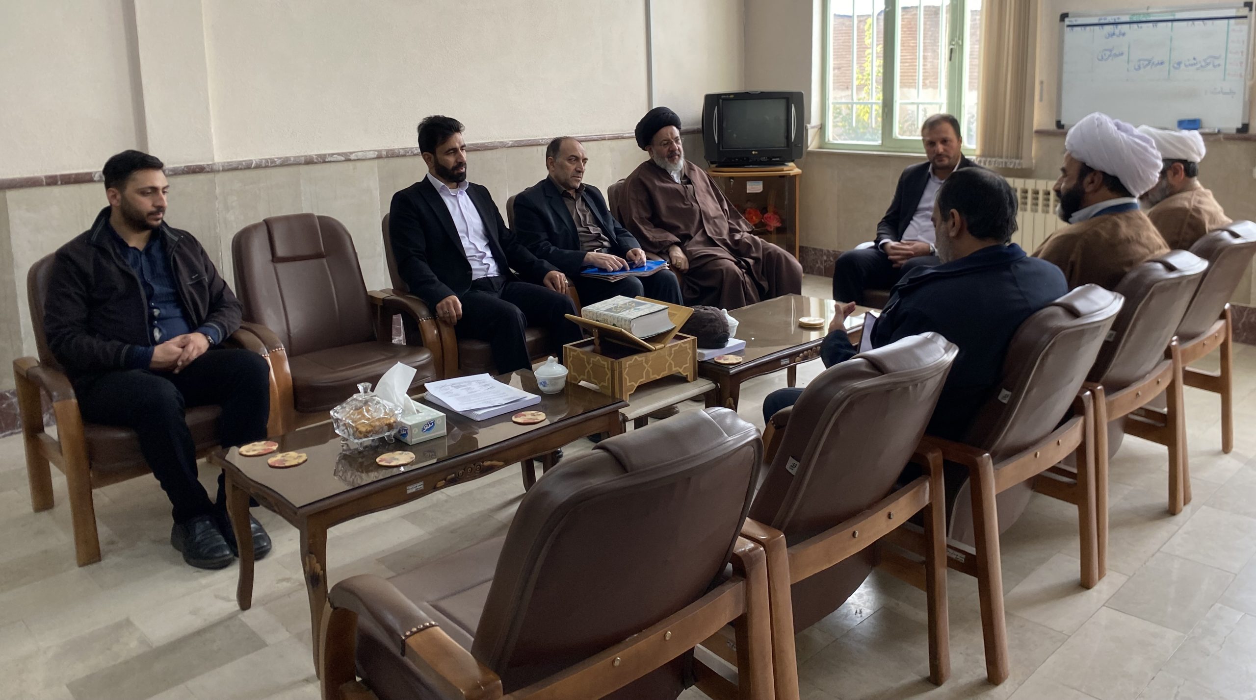بررسی مشکلات دانشکده علوم قرآنی مراغه با حضور مدیرکل اوقاف آذربایجان شرقی