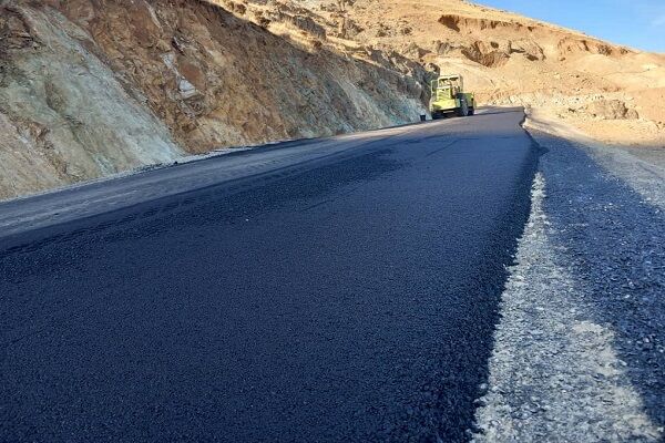 لکه‌گیری و روکش آسفالت ۴۰۰ کیلومتر راه در آذربایجان شرقی