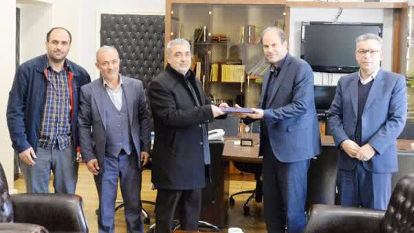 مدیرکل امور مالیاتی آذربایجان‌ شرقی فعال برتر برگزاری میزهای خدمت جهادی بسیج کارمندان شد