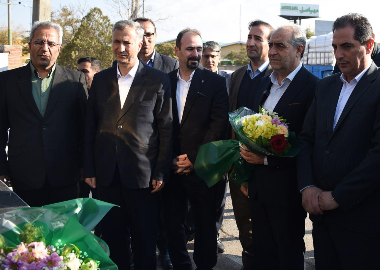 ادای احترام استاندار آذربایجان شرقی به مقام شادروان سیدرضا مقیمی اصل در شهرک شهیدسلیمی