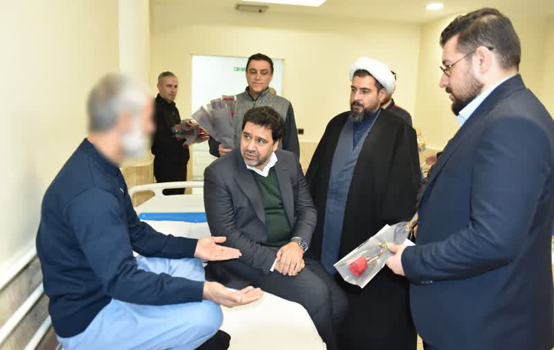 دیدار مدیرعامل شرکت پتروشیمی تبریز با جانبازان دفاع مقدس در بیمارستان فجر