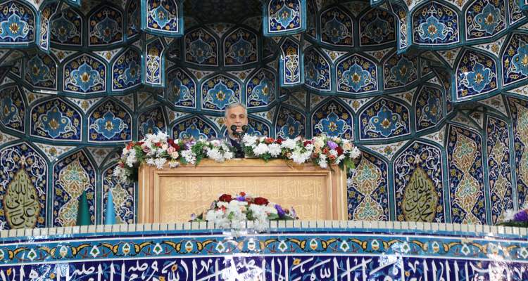 حفظ یاد و نام شهدا وظیفه ای همگانی است