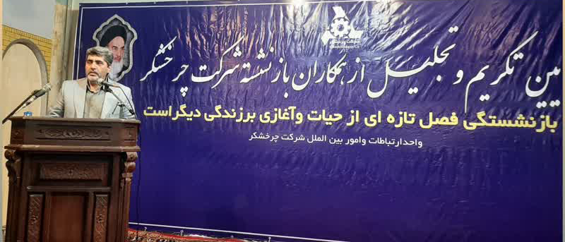 نقش مهم کارگران و معلمان در سازندگی کشور