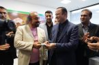 اهدای کارت مناطق آزاد ایران به اولین گردشگر خارجی