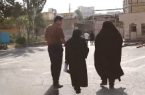 آزادی مادر سالخورده از پشت میله‌های زندان