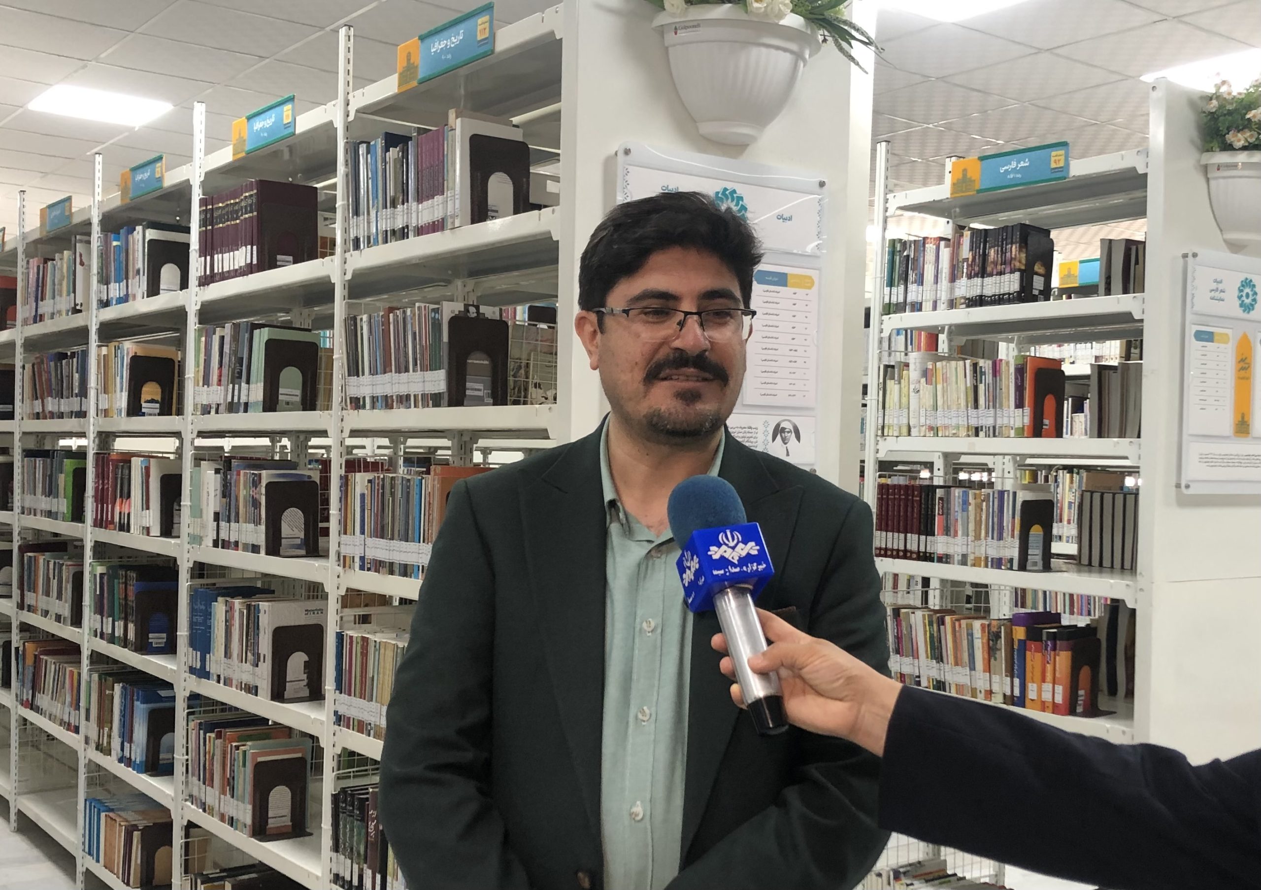 سعی بر خانواده محوری و تجهیز کتابخانه‌ها به تجهیزات به روز را داریم
