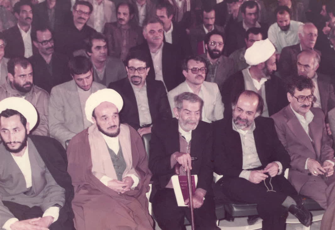تصاویری منتشرنشده از حضور استاد شهریار در تالار وحدت