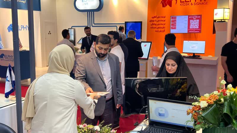 بازدید رئیس پارک علم و فناوری آذربایجان شرقی از نمایشگاه بین‌المللی الکامپ