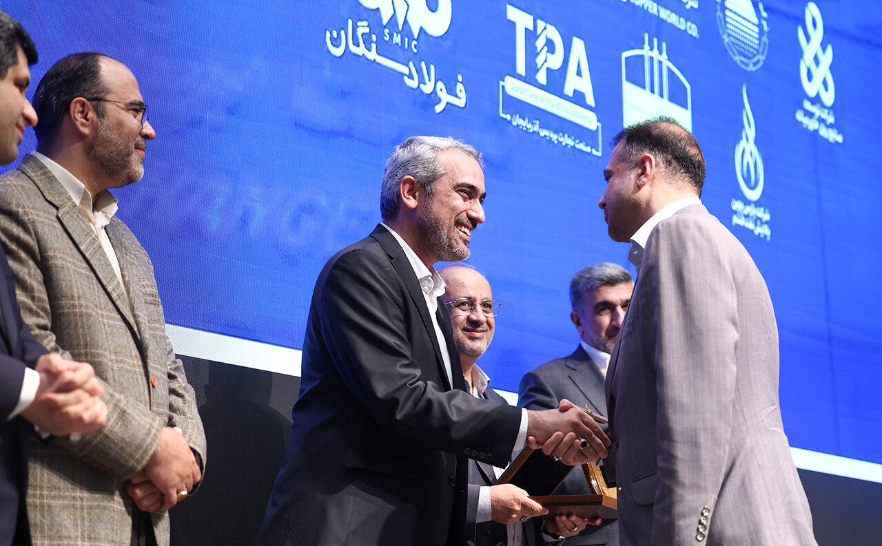 تجلیل از مدیرعامل شرکت ملی مس در همایش «برترین‌های بورس کالای ایران»