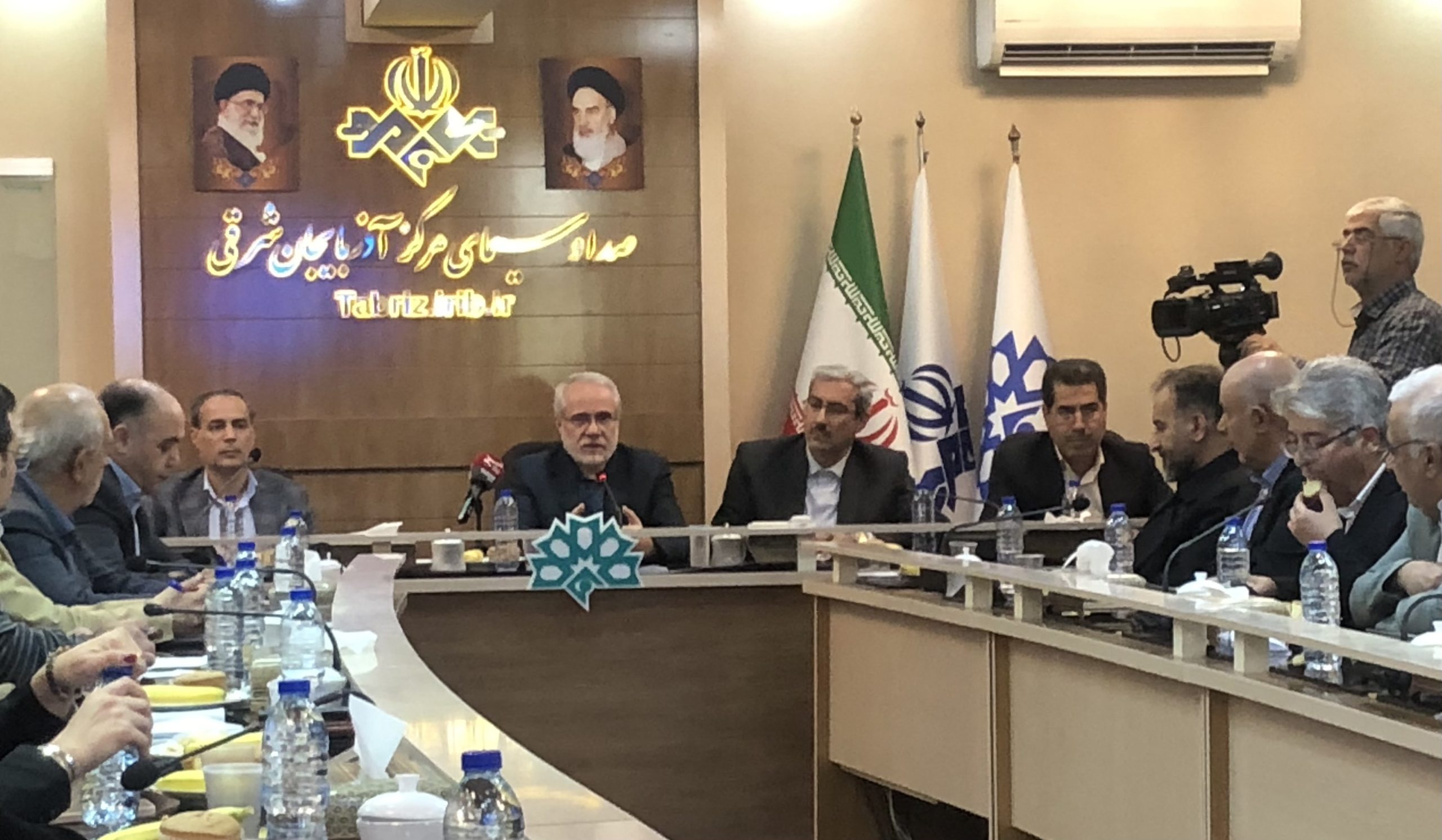 برای افزایش کیفیت تصاویر دیدارهای تراکتور، از تهران دوربین قرض کردیم!