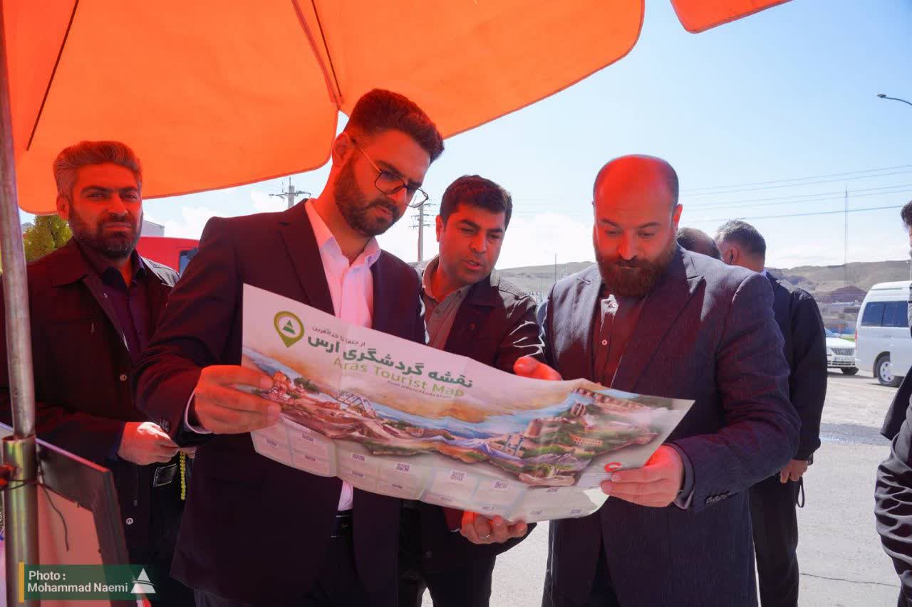 بازدید میدانی نائب رئیس ستاد خدمات سفر دبیرخانه مناطق آزاد کشور از منطقه آزاد ارس