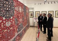 رونمایی از ۲ فرش بازبافی شده دوران صفوی در تبریز رونمایی از ۲ فرش بازبافی شده دوران صفوی در تبریز