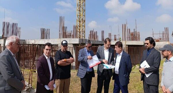 نوسانات اقتصادی، نباید تکمیل پروژه‌ بیمارستان را به تأخیر بیندازد