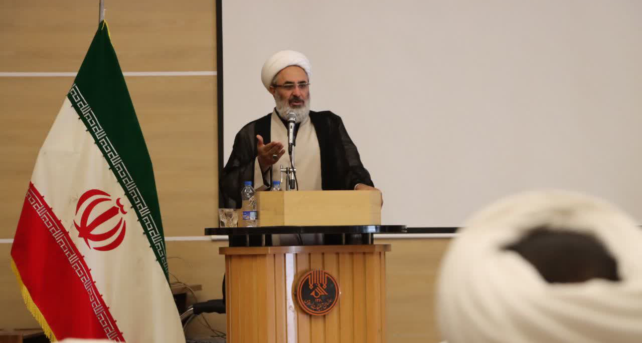 ایمان، ایستادگی و وحدت؛ عوامل شکست ناپذیری ایران اسلامی