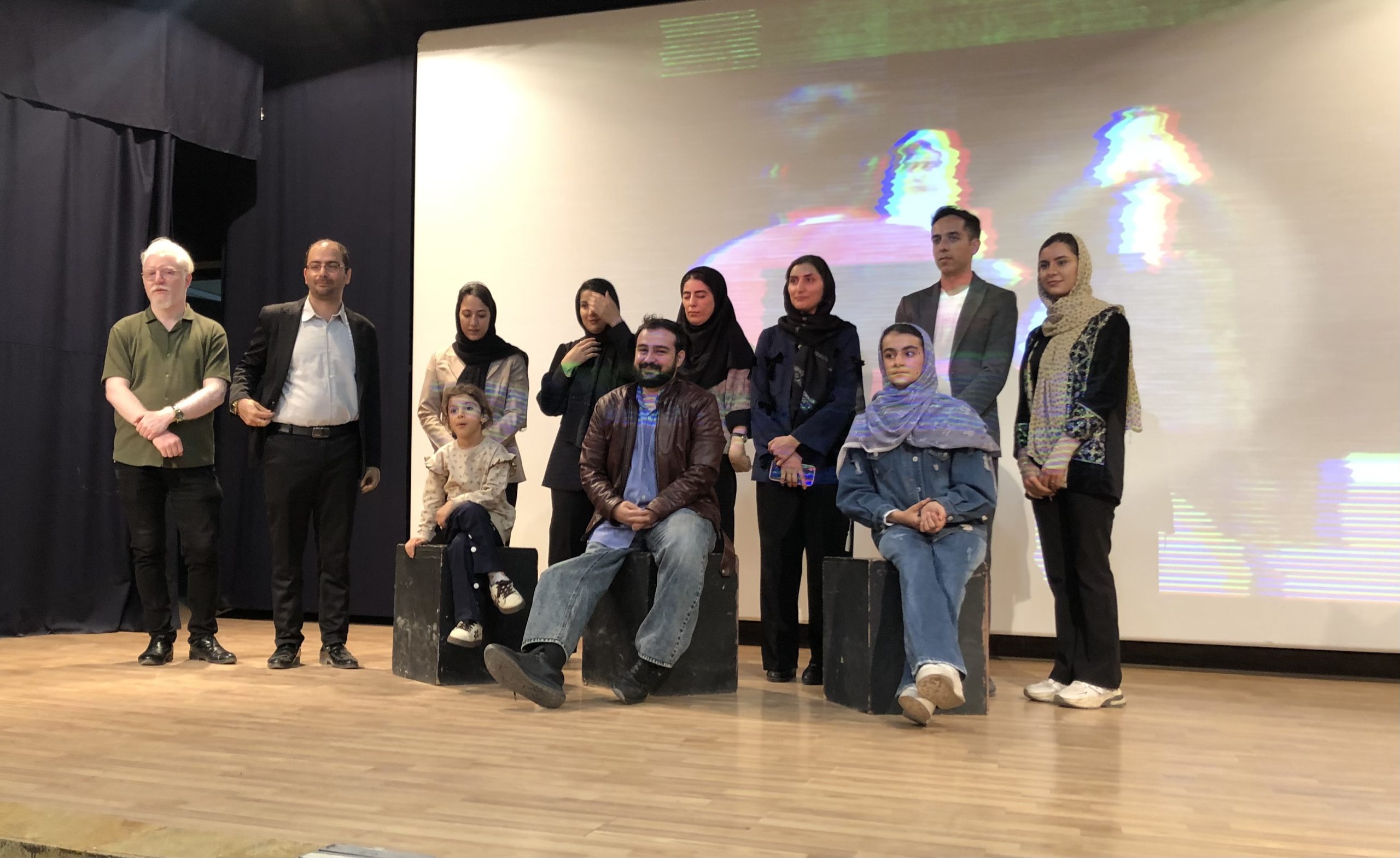 آذرشهر؛ مامن معلولان هنرمند آذربایجان شرقی