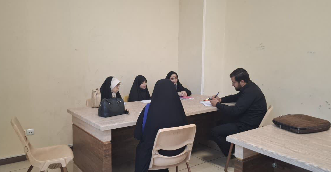 همراهی خادمیاران رضوی با داوطلبان کنکور در مسیر انتخاب آینده