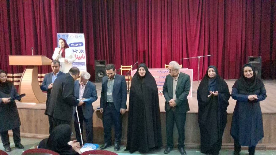 برگزاری مراسم گرامیداشت روز جهانی عصای سفید با تجلیل از نابینایان موفق در مراغه